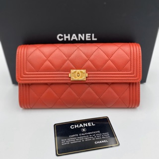 Like new chanel boy  sarah wallet holo 24 ❤️