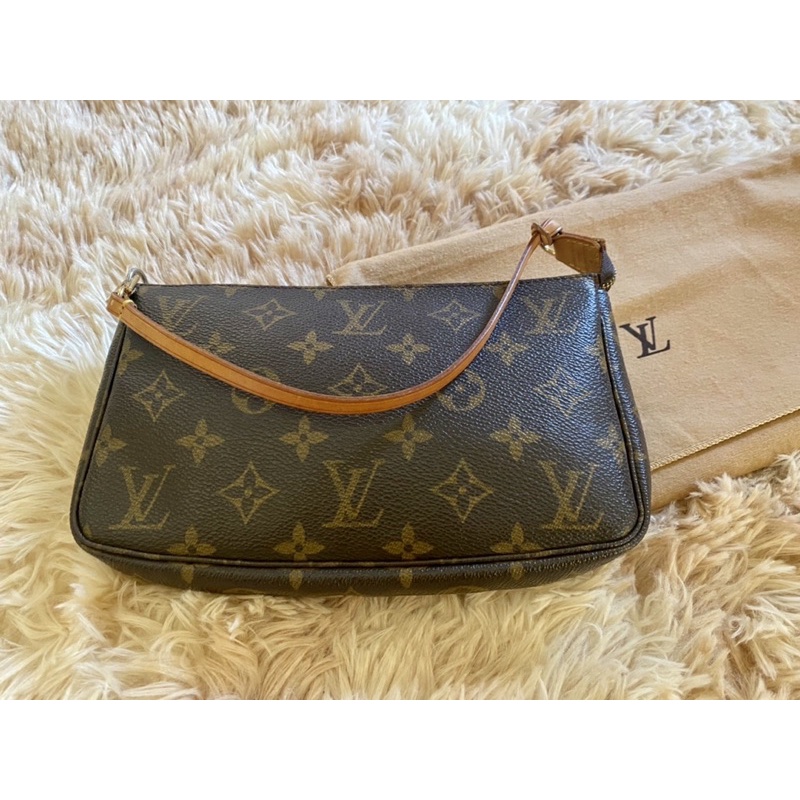 LV porchette with dust bag dc01