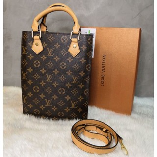 กระเป๋าถือ​ทรงตั้งLV​ on the go Handbag ลายMonogram​ Canvas 8.5 นิ้ว