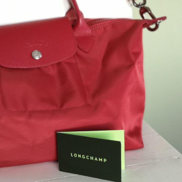 Longchamp le Pliage Neo Size M สีแดง ของแท้​100% จากฝรั่งเศส​ มือสอง​ ใช้งานน้อย​ สภาพดีมาก
