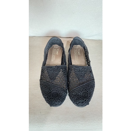 Toms ลูกไม้มือสองสีดำ 179 เทส่งท้ายปีไปเลย