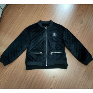 เสื้อแจ๊คเก็ตสีดำพร้อมส่ง