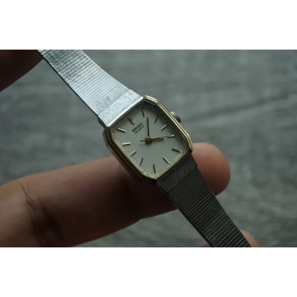 นาฬิกา Vintage มือสองญี่ปุ่น SEIKO ชุบทอง ระบบQuartz ผู้หญิง ทรงสี่เหลี่ยม กรอบทอง หน้าทอง หน้าปัด 18mm
