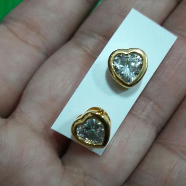 ต่างหูสีทองรูปหัวใจฝังเพชรหัวใจหนา6มิล เลื่อนภาพถัดไป