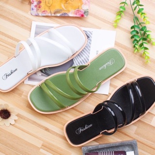 พร้อมส่งรองเท้าเฟชั่นsize 36-40 รองเท้าแตะ แบบสวม นิ่มใส่สบาย แฟชั่นสไตล์เกาหลี [หน้าเท้ากว้าง/เท้าอวบเพิ่ม1ไซส์]