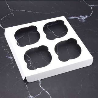 ฐานคัพเค้ก 4 ช่อง สีขาว ขนาด 16 x 16 x 2 ซม. บรรจุแพ็คละ 10 ชิ้น (C-WB03) - Idopackage
