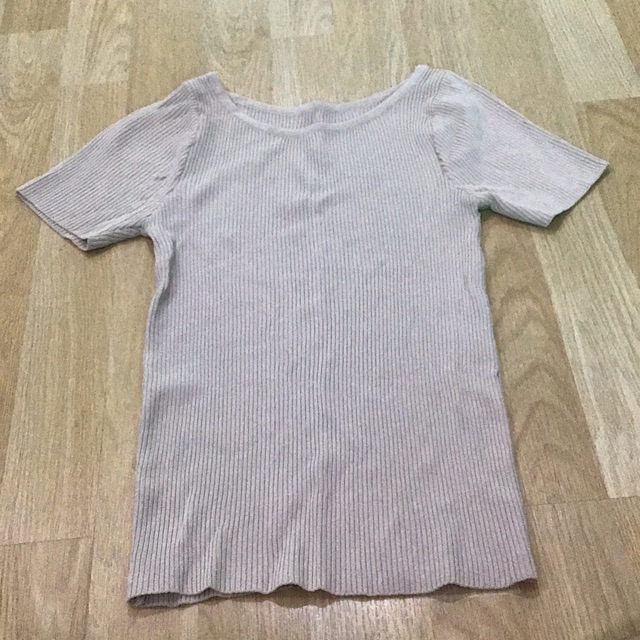 เสื้อยืดคอกลมจากcicishop 60บาทรวมส่ง