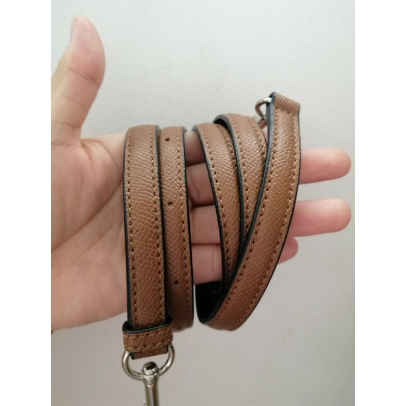 🇺🇲🇺🇲 สายกระเป๋าโค้ช Coach long strap สีน้ำตาล สวยใหม่ น่าใช้มาก ของแท้  มือสอง สภาพใหม่ ใครตามหาอยู่แนะนำเลยค่ะ | Shopee Thailand