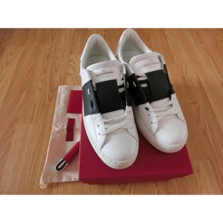 Valentino sneaker Size 37(fit like 38)