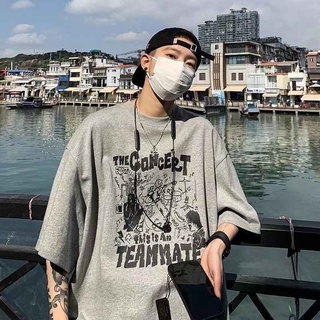 【hot sale】เสื้อยืดคอกลม พิมพ์ลายกราฟฟิค สีดํา สีขาว แฟชั่นฤดูร้อน สไตล์เกาหลี สําหรับผู้ชาย และผู้หญิง ไซซ์ M-3XL