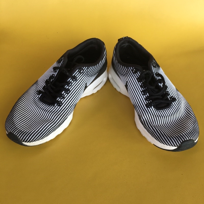 รองเท้า Nike Air Max Thea US6 23cm ผ้าใบขาวดำ