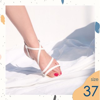 ไซส์ 37 Lea White รองเท้า Sandal แบบรัดส้น