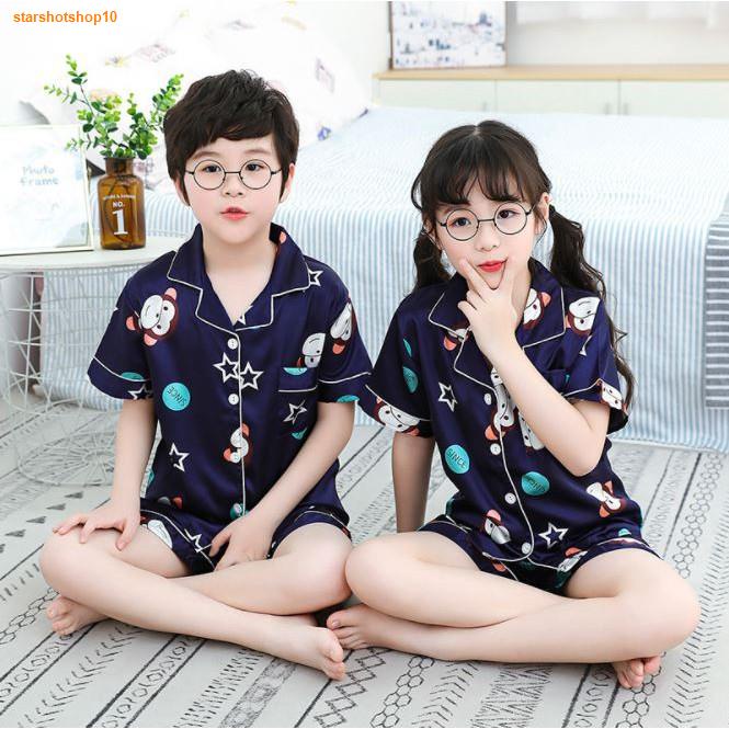จัดส่งจากประเทศไทยใหม่ ชุดนอนเด็กลายการ์ตูน ผ้าซาติน ชุดนอนเด็ก แขนสั้น ...