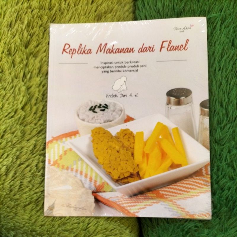 REPLIKA ORIGINAL BOOK OF CREATIONS AND CRAFTS REPLICAS OF FOOD จาก FLANNELS INSPIRATION TO CREASE สร
