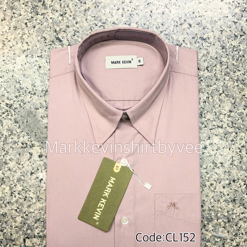 เสื้อเชิ้ต สีเรียบไม่มีลาย มีกระดุมปกด้านใน ทั้งแขนสั้นและแขนยาวนะคะ