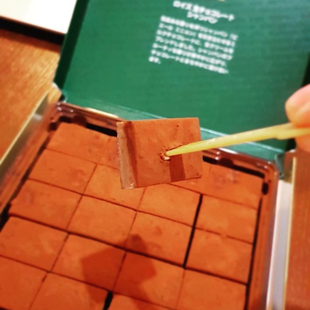 Royce Nama chocolate