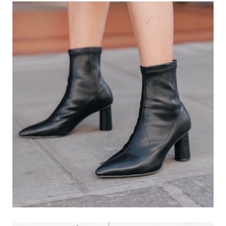 CIRCLE HEEL ANKLE BOOTS ❤️รองเท้าบู๊ท💚Coat over❤️ของใหม่ รองเท้าสีดำ