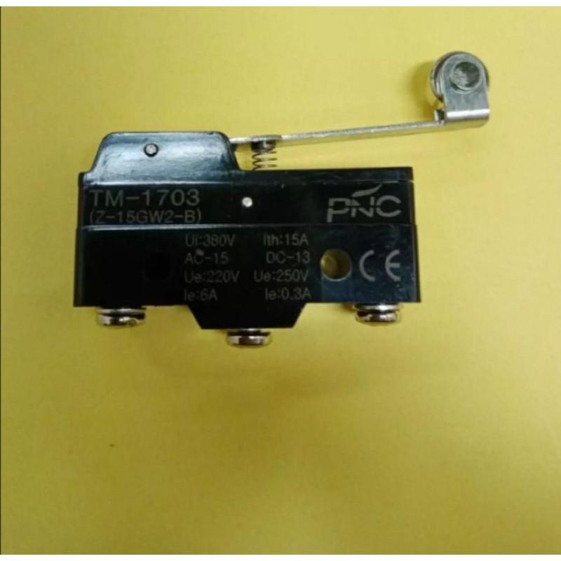 ลิมิตสวิทช์TM-1703 Z-15GW2-B Ui:380V lth15AAC15 DC13 Ue220V ue250V
