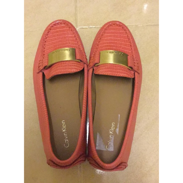 รองเท้าหนัง calvin klein