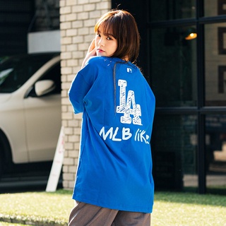 Mlb เสื้อยืดคอกลมแขนสั้นพิมพ์ลายกราฟฟิคทรงหลวมสําหรับผู้ชายและผู้หญิง Ts15