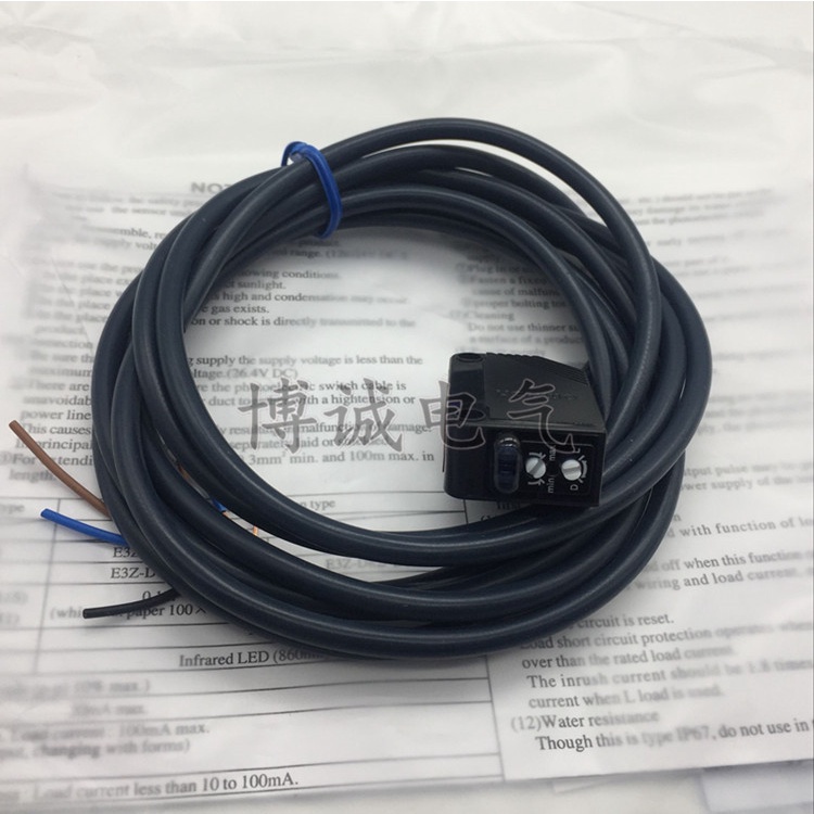 YTH โฟโตอิเล็กทริคสวิตช์ E3Z-D61 E3Z-D62 E3Z-D81 E3Z-R81 E3Z-R81 E3Z-D82 ใหม่