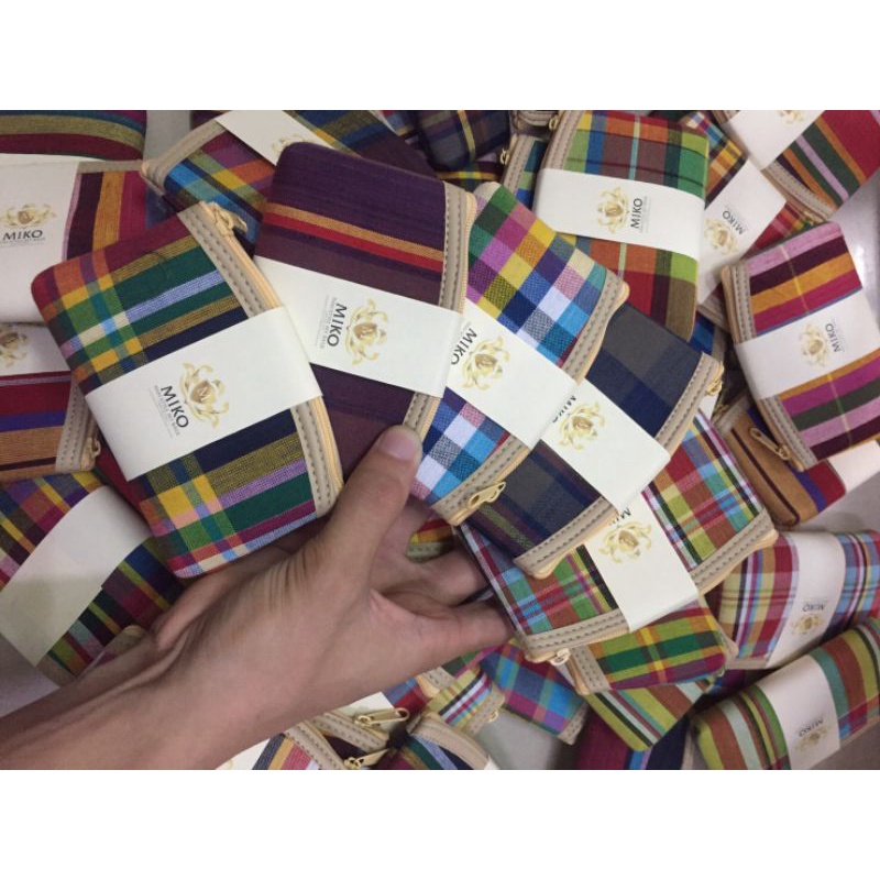 กระเป๋าขอบหนัง​ลายผ้าขาวม้าฟรีป้ายคาด