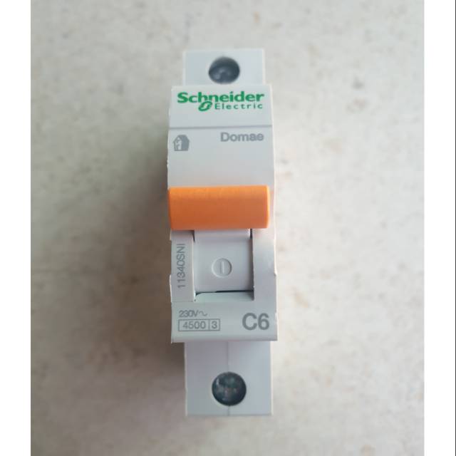 ฟิวส์ Schneider domae 6A MCB