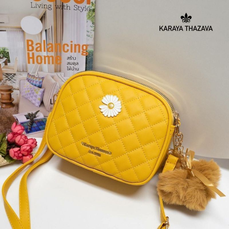 Sale!!กระเป๋า Karaya  แบรนด์แท้ 3 ช่องแต่งดอกเดซี่ น่ารักมากก