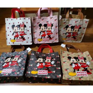 กระเป๋าถือ MICKEY คู่ COACH COLLECTION