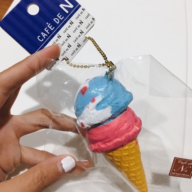 สกุชชี่ไอติม Cafe de n