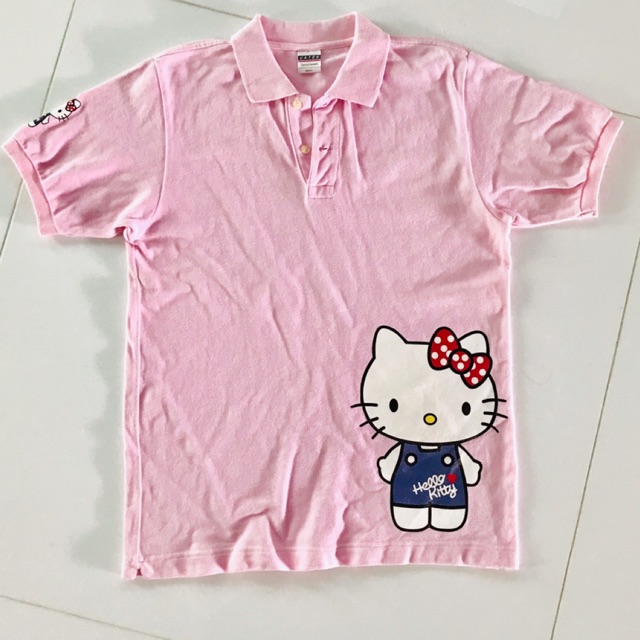 พร้อมส่ง เสื้อคอปกโปโล สกรีนลายคิตตี้ตัวโต สีชมพู ไหล่ Kitty