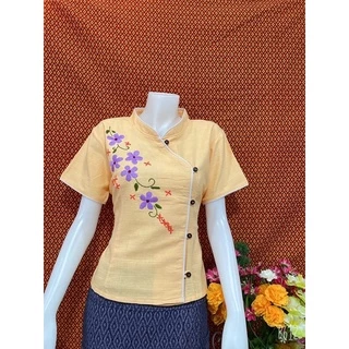 สีดอกแล้วแต่ล๊อตการผลิต เสื้อผ้าฝ้าย งานปักแต่งดอกไม้