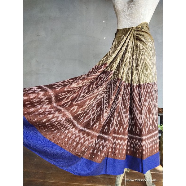 ผ้าถุงผ้าฝ้ายมัดหมี่ทอมือสี่ตะกอลายลูกหวายหมักโคลน ผ้าพื้นเมือง ผ้าไทย