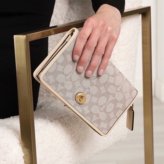🔥 กระเป๋าcoachถูกสุด แท้ช้อปไทยป้ายห้อย🔥 รุ่นฮิต c3824 Hayden foldoverสี เบจสวยมาก😍(สภาพ 98%)