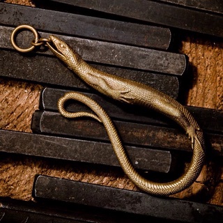 [Handmade] พวงกุญแจกิ้งก่า ทำจากทองเหลือง Lizard Keychain made of BRASS 7*3.3cm