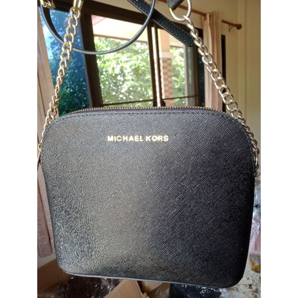 กระเป๋าสะพายข้างหนังแท้ แบรนด์แท้ MK Michael Kors ไซส์ 9 นิ้ว สูง 7.5 นิ้ว สภาพสวยๆ อะไหล่ทอง มาพร้อมป้ายแบรนด์