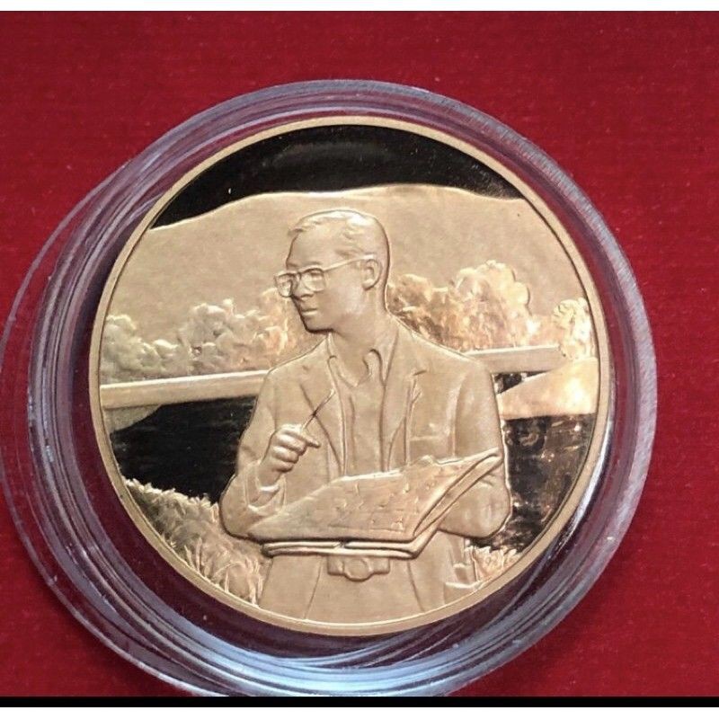 เหรียญทรงงานเนื้อทองแดงขัดเงาที่ระลึก6รอบร.9 5ธันวาคม 2542