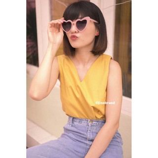 Linen V neck crop / เสื้อครอปแขนกุด คอวี ผ้าลินิน