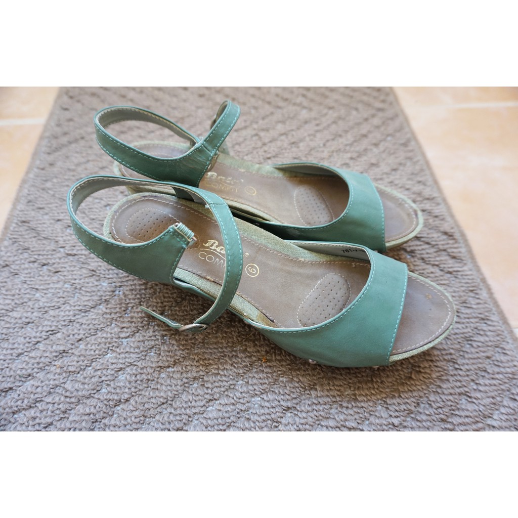 Bata บาจา รองเท้าส้นสูงรัดส้น  สีเขียว ไซส์ 39 ใช้โค้ดลดเหลือ 270บาทค่า
