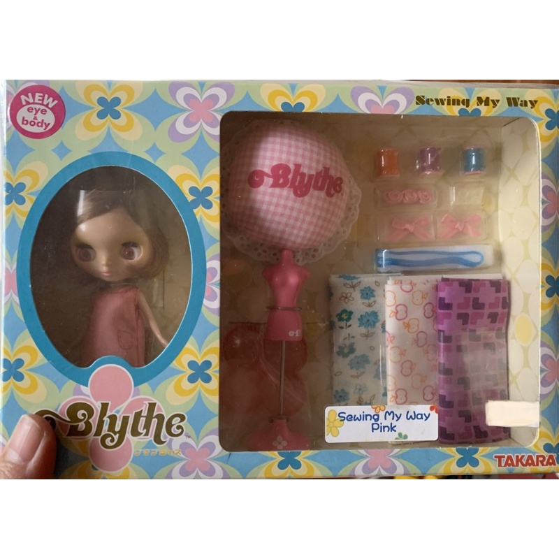 (พร้อมส่ง) ตุ๊กตาน้องบลายจิ๋ว Petite Blythe- Sewing My Way (Pink )ของแท้ 💯% Japan