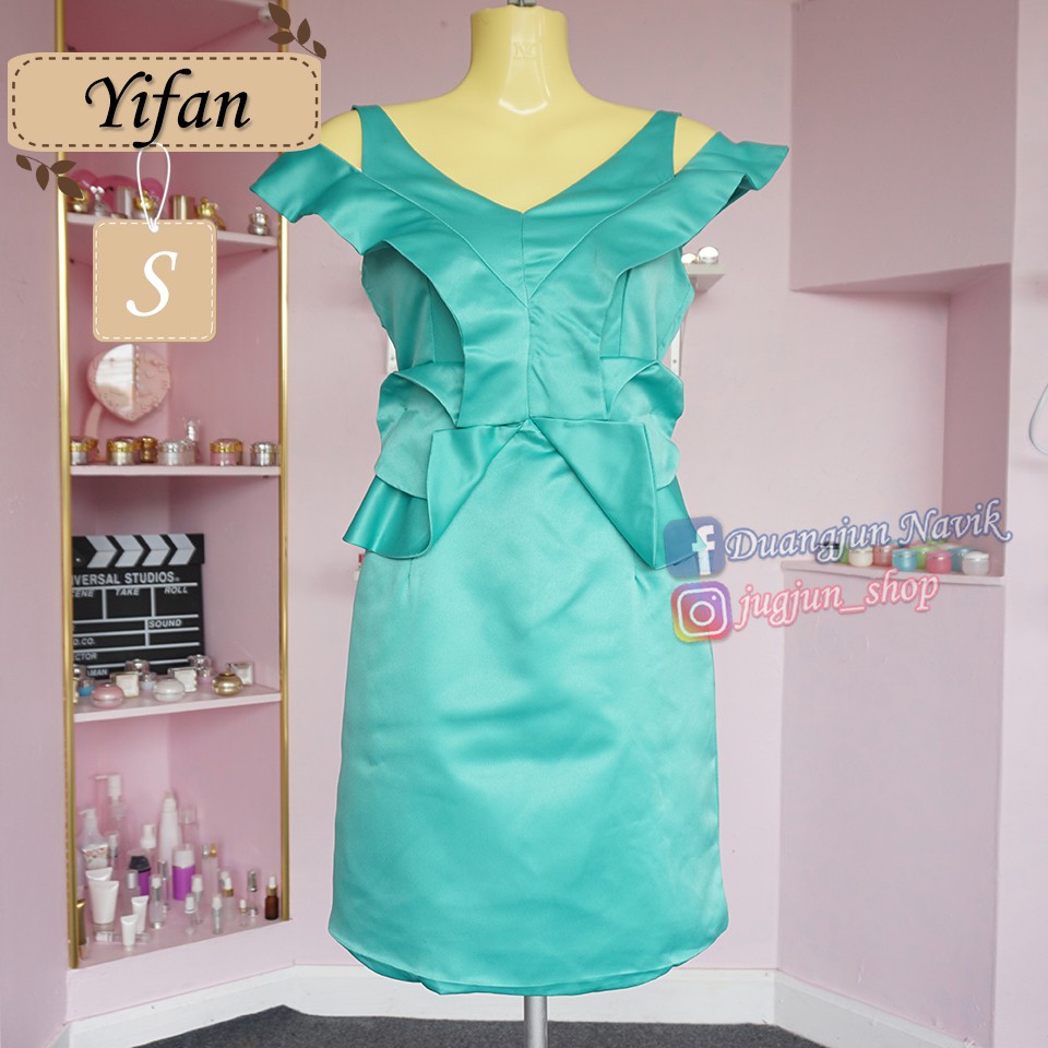 เดรสแนวไฮโซ มือ 1 ป้ายห้อย งานป้าย : Yifan