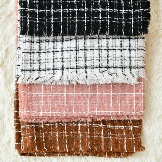 ThePencil ผ้าพันคอทวีต Tweed Scarf ตัวผ้านุ่ม สามารถพันคอได้หลายแบบ ที่สำคัญอุ่นมากๆค่ะ