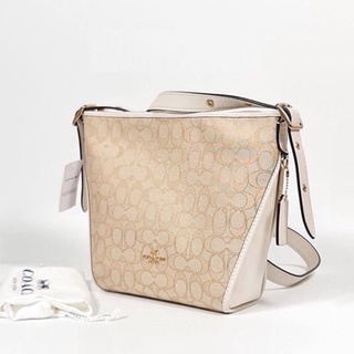 🎀 (สด-ผ่อน) กระเป๋างาน shop 8 นิ้ว สีเบจลายซี COACH 25697 Small Signature Dufflette In Coach