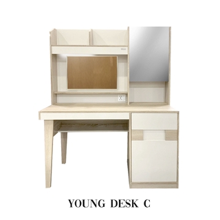 โต๊ะ โต๊ะเขียนหนังสือ บานกระจก YONG DESK C