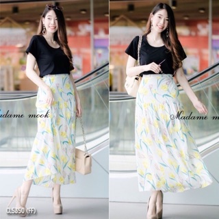 เซ็ต 2 ชิ้น เสื้อยืดคอกลมแขนสั้นผ้าคอตตอล ใส่คู่กับกระโปรงทรงสวิงยาวลายดอกทิวลิป