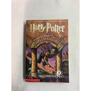 หนังสือ Harry Potter and The Philosophers Stone ver. Eng🔮