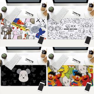 Kaws บุคลิกภาพเซซามีสตรีทแผ่นรองเมาส์ขนาดใหญ่ล็อคขอบคีย์บอร์ดเกมคอมพิวเตอร์แผ่นรองเม้าส์ลื่นแผ่นรองเมาส์