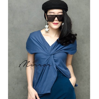 “MiRRoRSiSTER’s YIPP knotted BLOUSE”