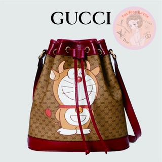 Shopee ลดราคา 🔥 ของแท้ 100% 🎁Gucci Brand New Doraemon x Gucci Joint Series New Years Special Small Bucket Bag