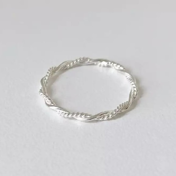 Winterwinter Jewelry Silver925 : เครื่องประดับเงินแท้ แหวนเงินแท้ แหวนเกาหลี แหวนเกลียวเถาวัลย์